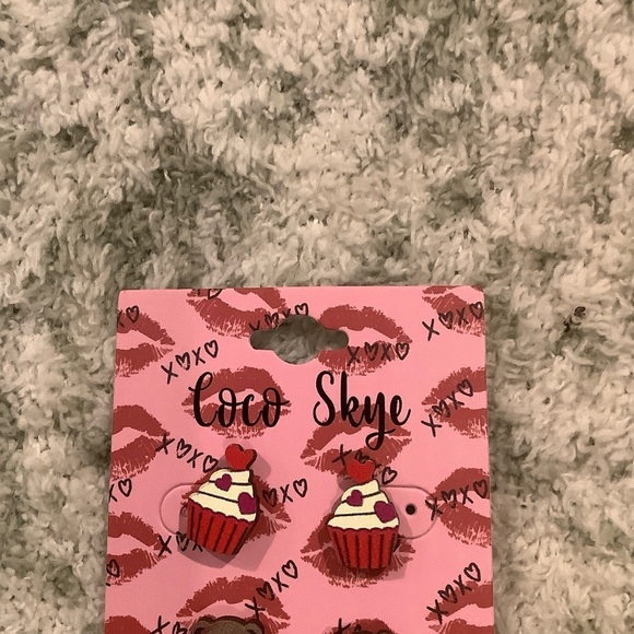 Coco Skye Wooden Valentine's Day Stud Earrings Trio Set NWT - Picture 2 of 14